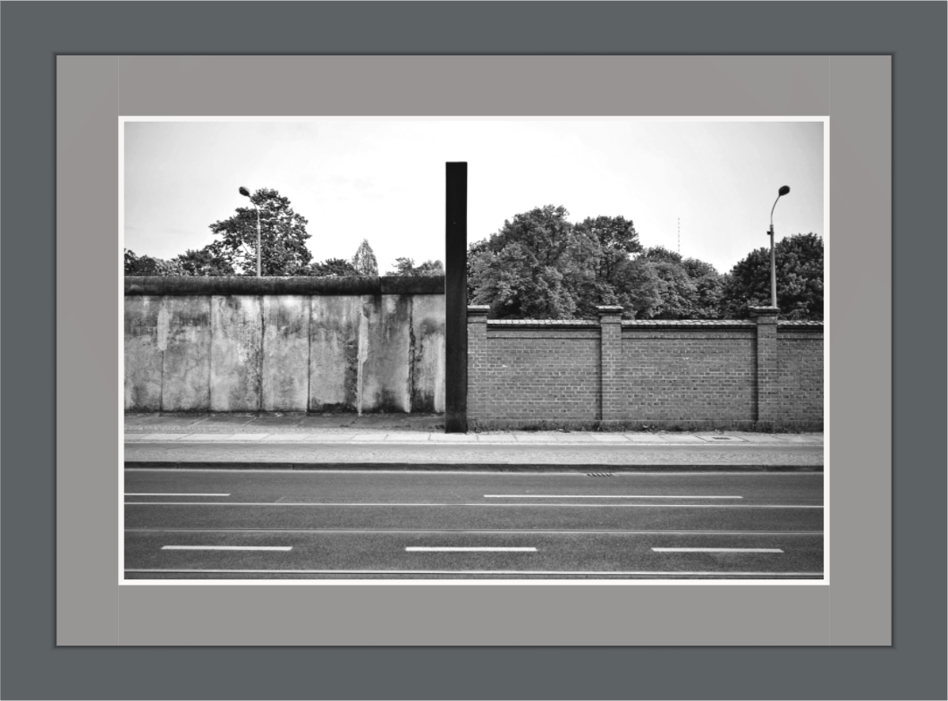 Main image The Two Walls